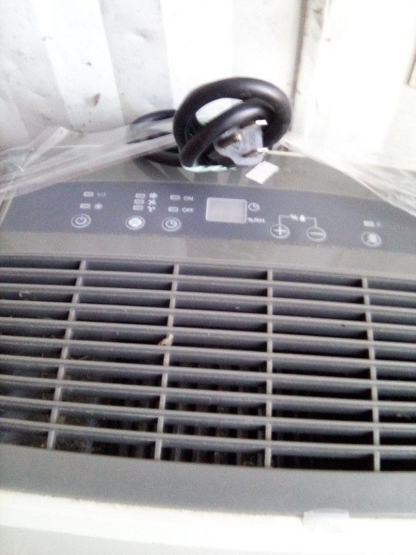 Dehumidifier 