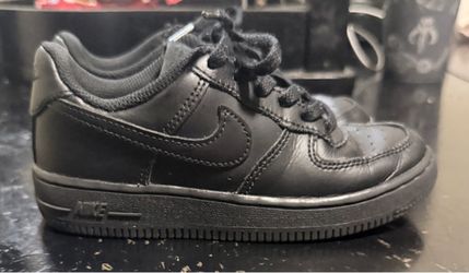 Nike Air Force 1 All Black Low-Top Sneakers