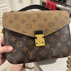 Louis Vuitton Purse