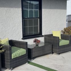 4 Pieces Patio set With green cushions
