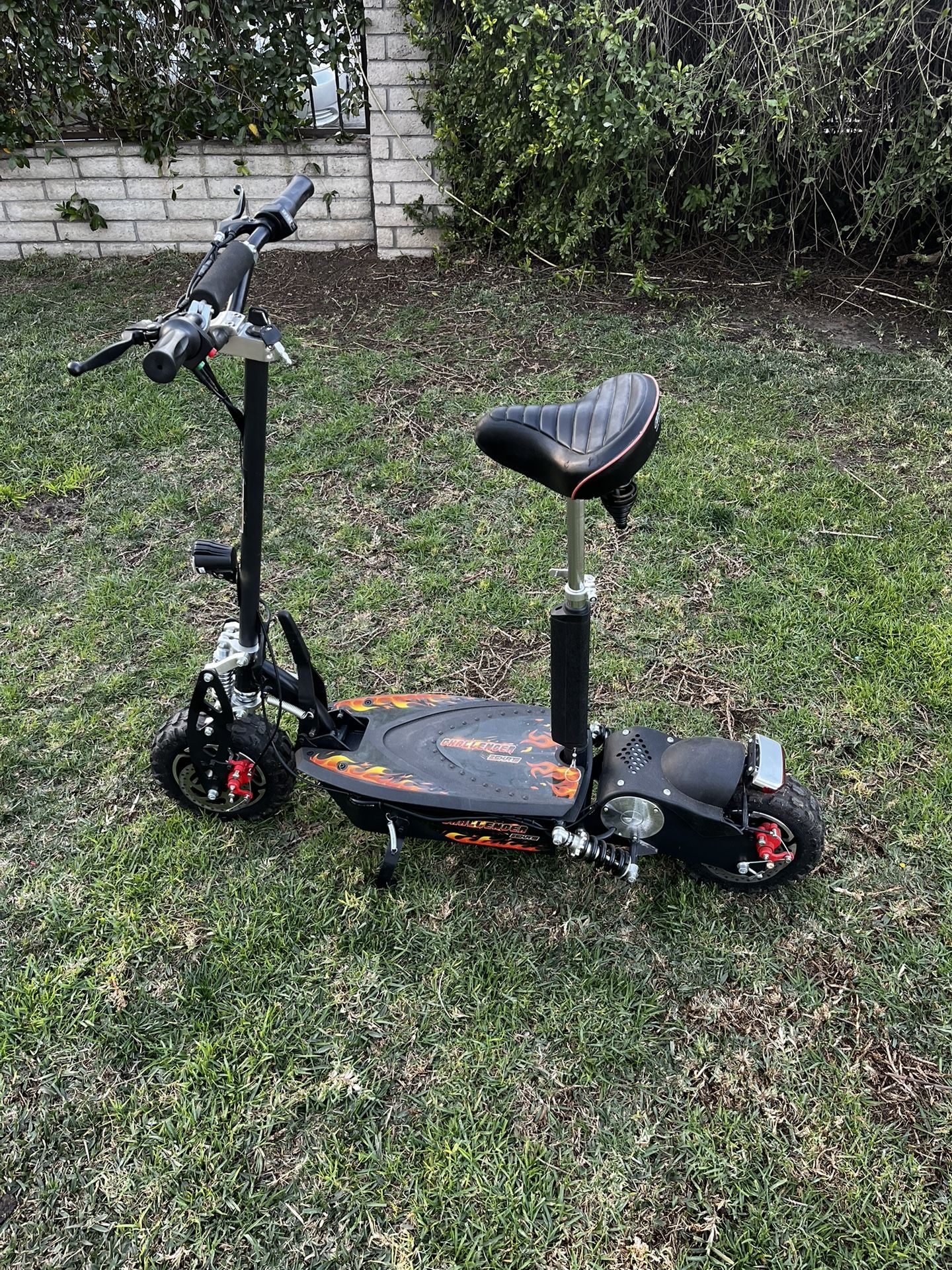 Challenger 1600 W Electric Scooter