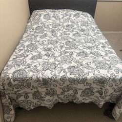 Queen Mattress+frame 