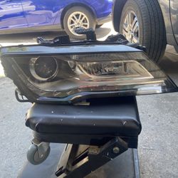 Passenger Headlight  2014 Audi A7 