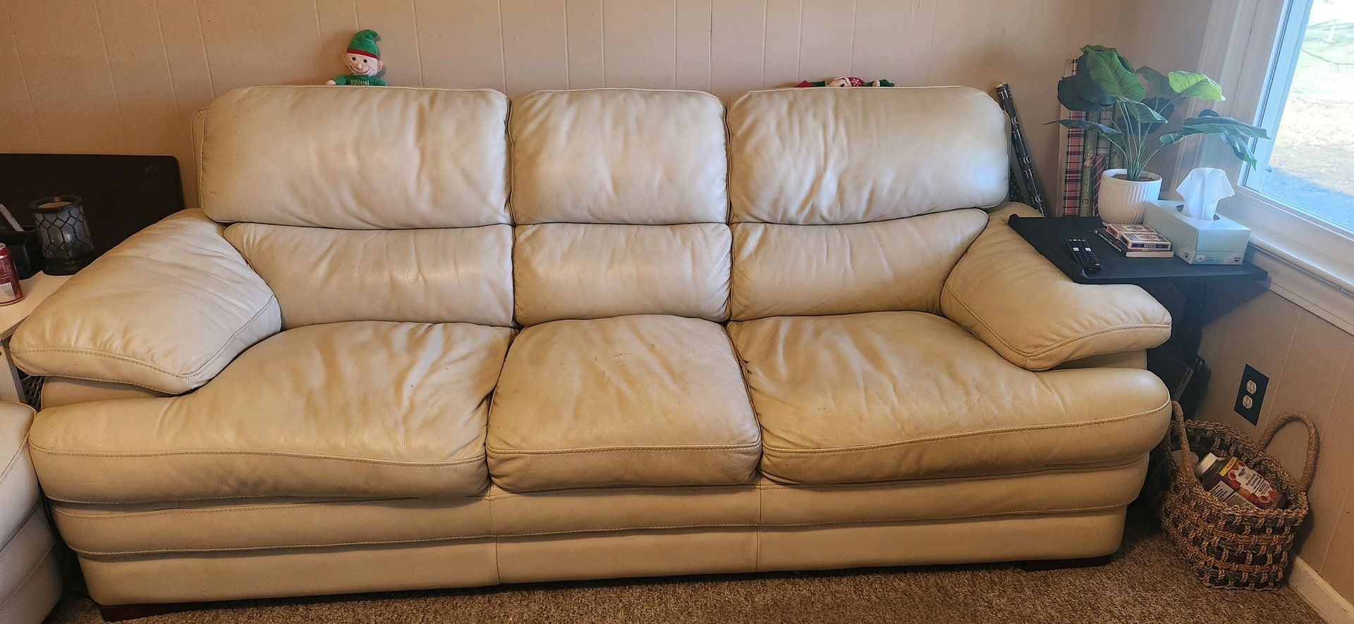 Flex steel Couch And Loveseat $300