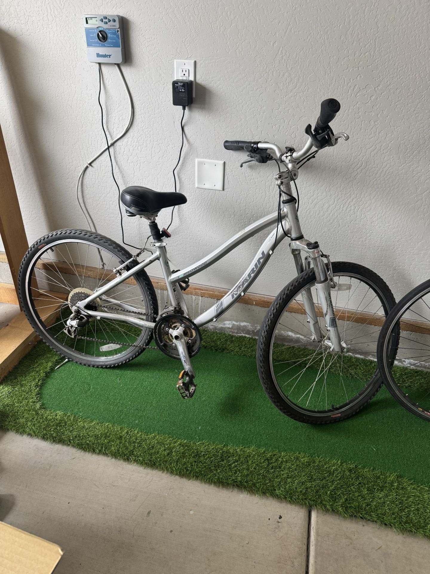 15” Marin Redwood Bike