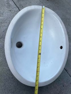 White Oval Porcelain Undermount Bathroom Sink