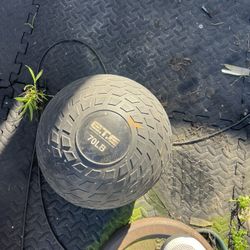 Extreme Training Equipment 70 Pound Slam Ball 