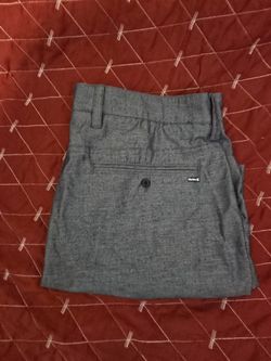 HURLEY SHORTS SIZE 32