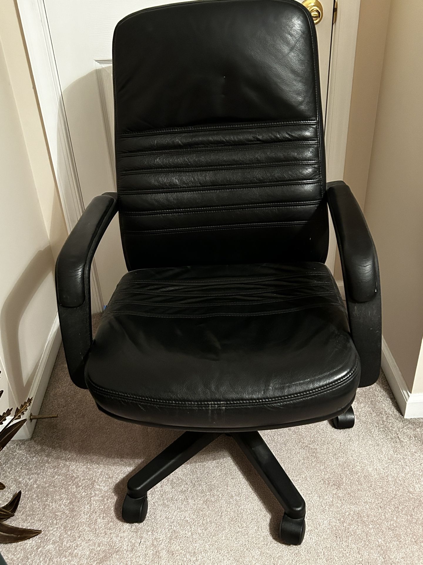 VIA Leather chair with multi position adjustments