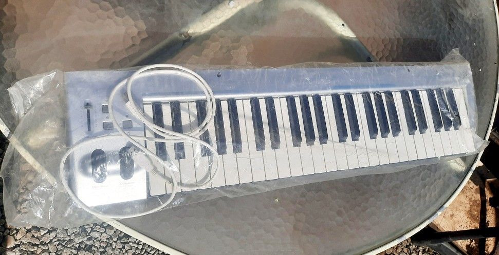 M-Audio KeyRig 49 Midi Keyboard Like New 