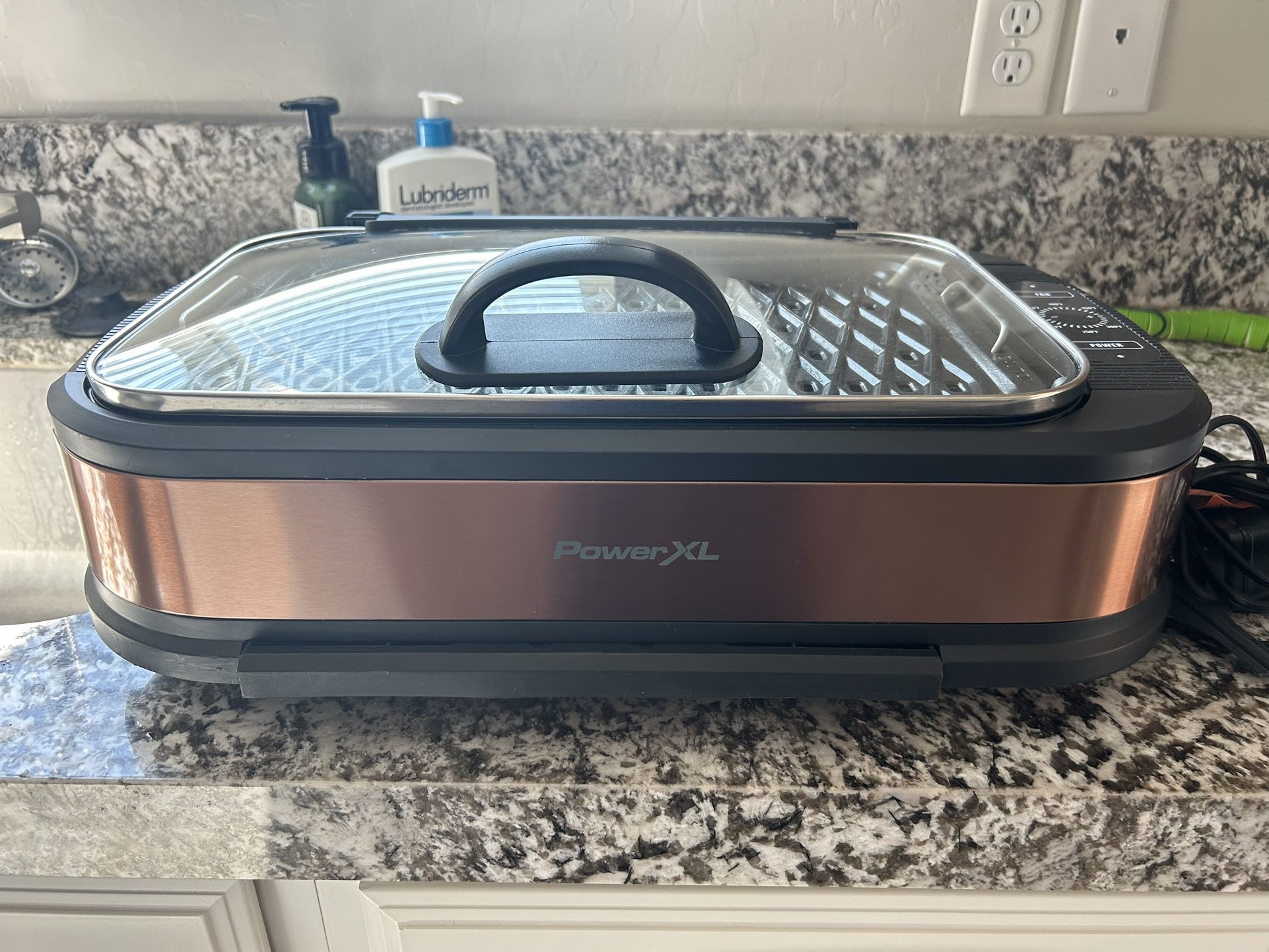 Power XL Smokeless Grill Elite Plus Indoor Electric Grill with Tempered Glass Lid, Non-Stick, Black