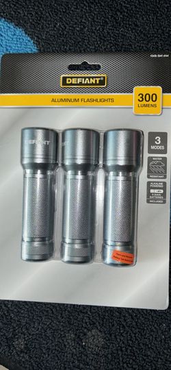 Defiant flash lights