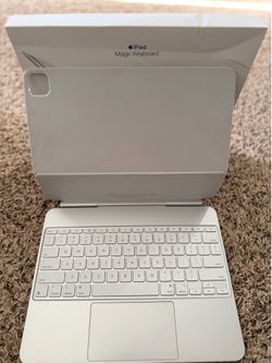 Apple Magic Keyboard for iPad Pro 13” (M4) – Excellent Condition