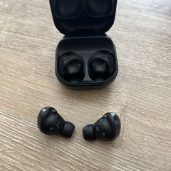 Samsung Galaxy Buds2 Pro SM-R190 + Water Resistant Cover – Excellent Condition