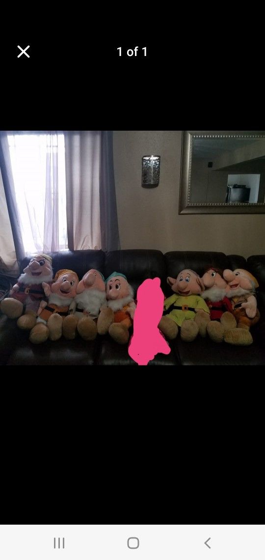 Snow White Dwarfs