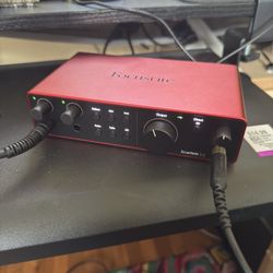 Focusrite Scarlett 2i2 4th Gen USB Audio Interface