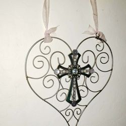 VINTAGE BEADED RIBBON METAL BLING HEART COSS WINDCHIME WIND CHIME WALL DECOR