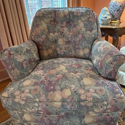 Antique Swivel Chair 