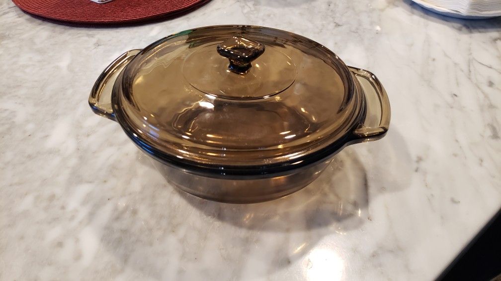 PYREX AMBER CASSEROLE DISH MADE IN USA MODEL 233-N 33 X 23 X 5CM