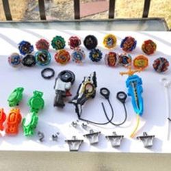 Beyblades Mixed Lot of 18 and Spinners and Rippers