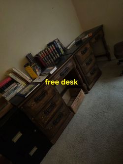2 free desk
