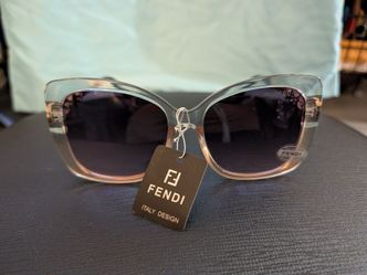 New PAIR OF STYLISH SUNGLASSES