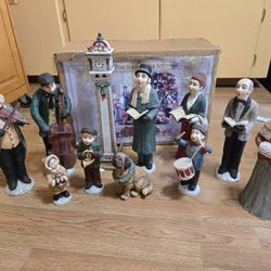 11 Porcelain Choir Set Near Mint READ 
