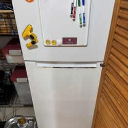 Magic Chef Small Fridge 
