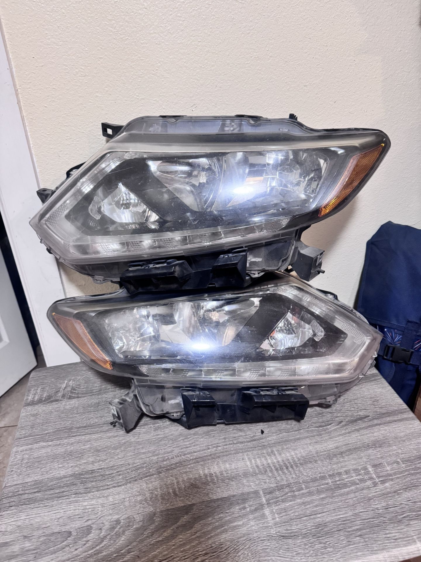 2013 To 2016 NISSAN ROGUE HEADLIGHTS