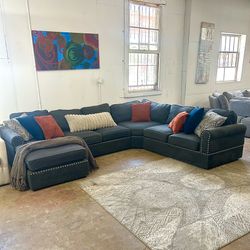 Modern sectional couch