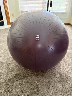 65 cm yoga / exercise ball