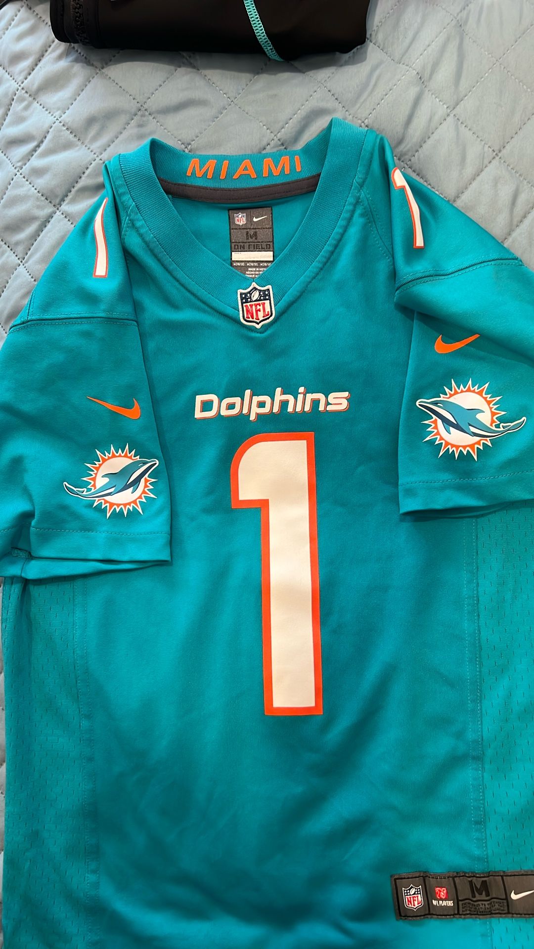 MIAMI DOLPHINS-  #1 TAGOVAILOA NFL YOUTH JERSEY. SIZE 10/12 