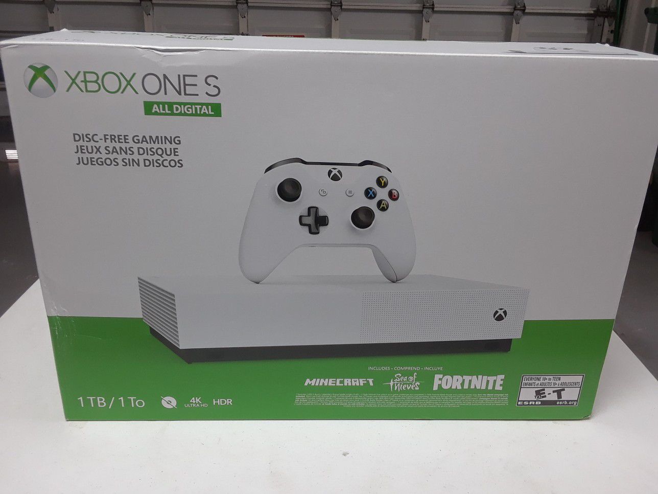 Sale XBox one s 1tb + 3 games (all digital)new and sealed