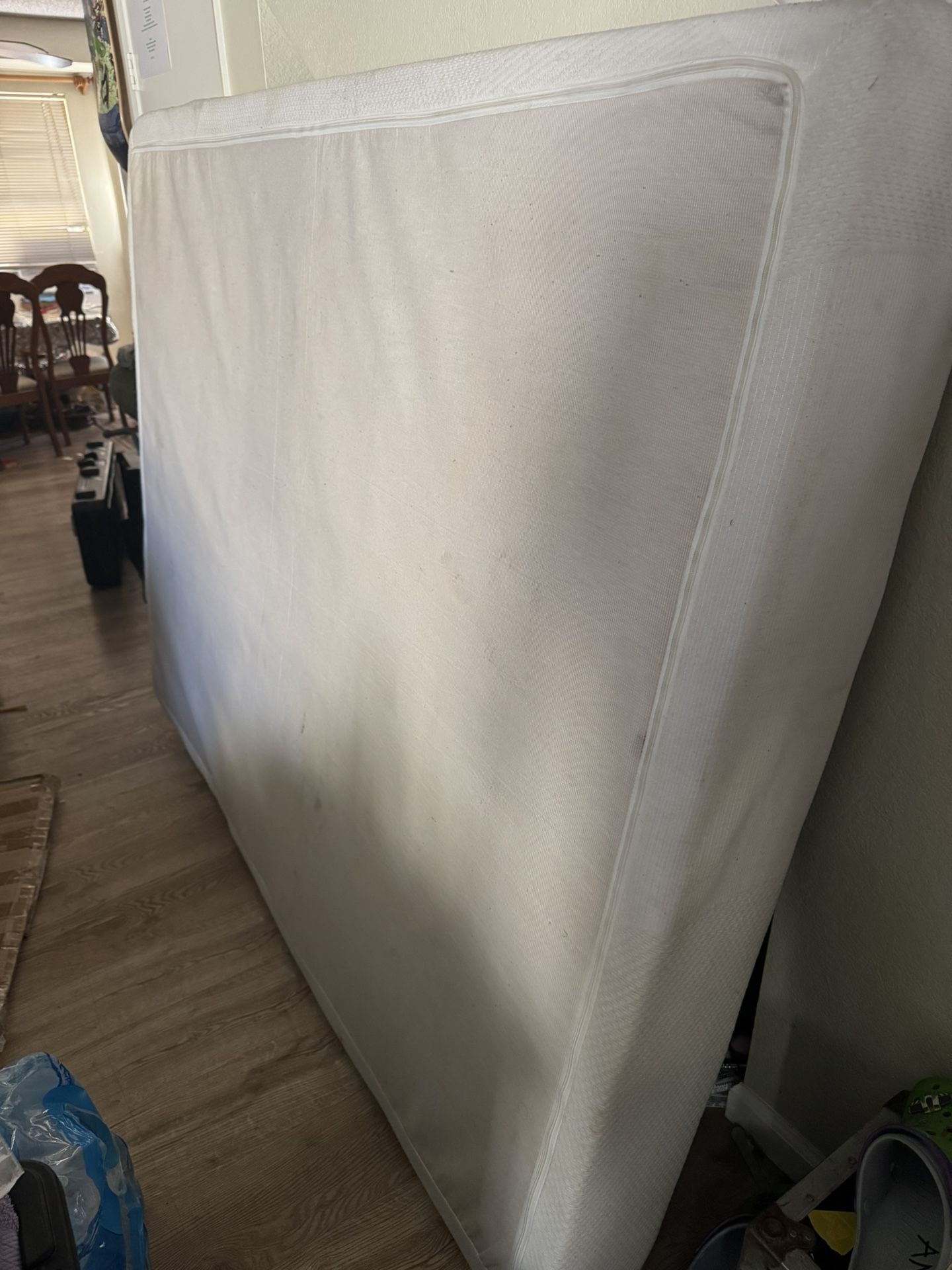 Queen Tempur-pedic Memory Mattress