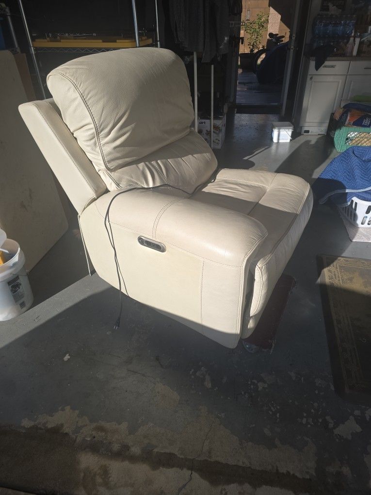 Lather Powder Recliner, Part of a Sectional