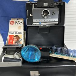 1960 Polaroid Automatic 100 La D Camera