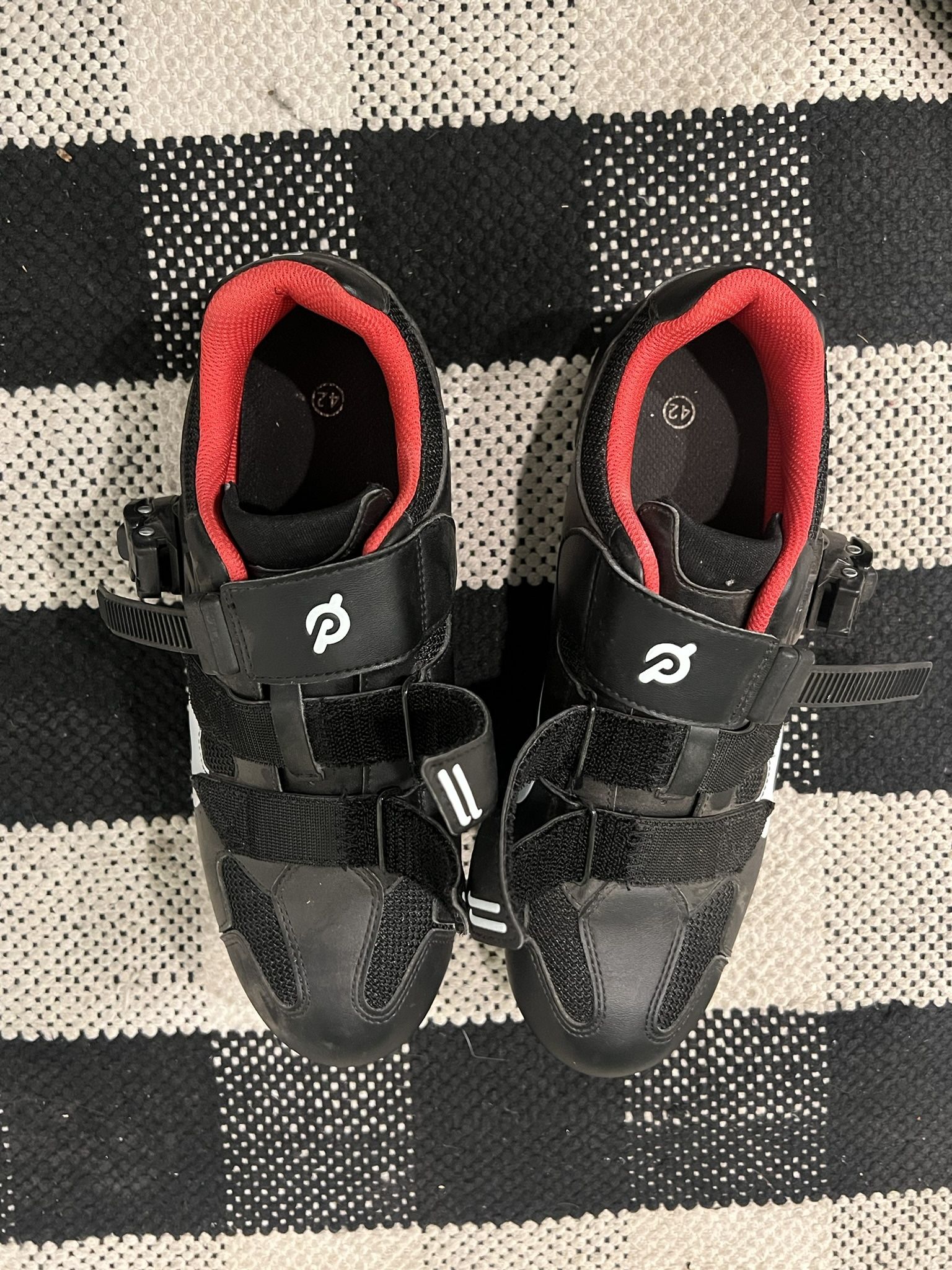 Peloton Black Cycling Shoes with Red Accents size 42 men’s