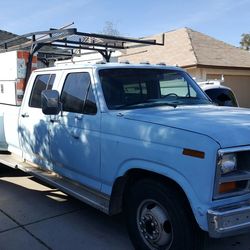 1986 Ford F-350 diesel not 4x4  automatic