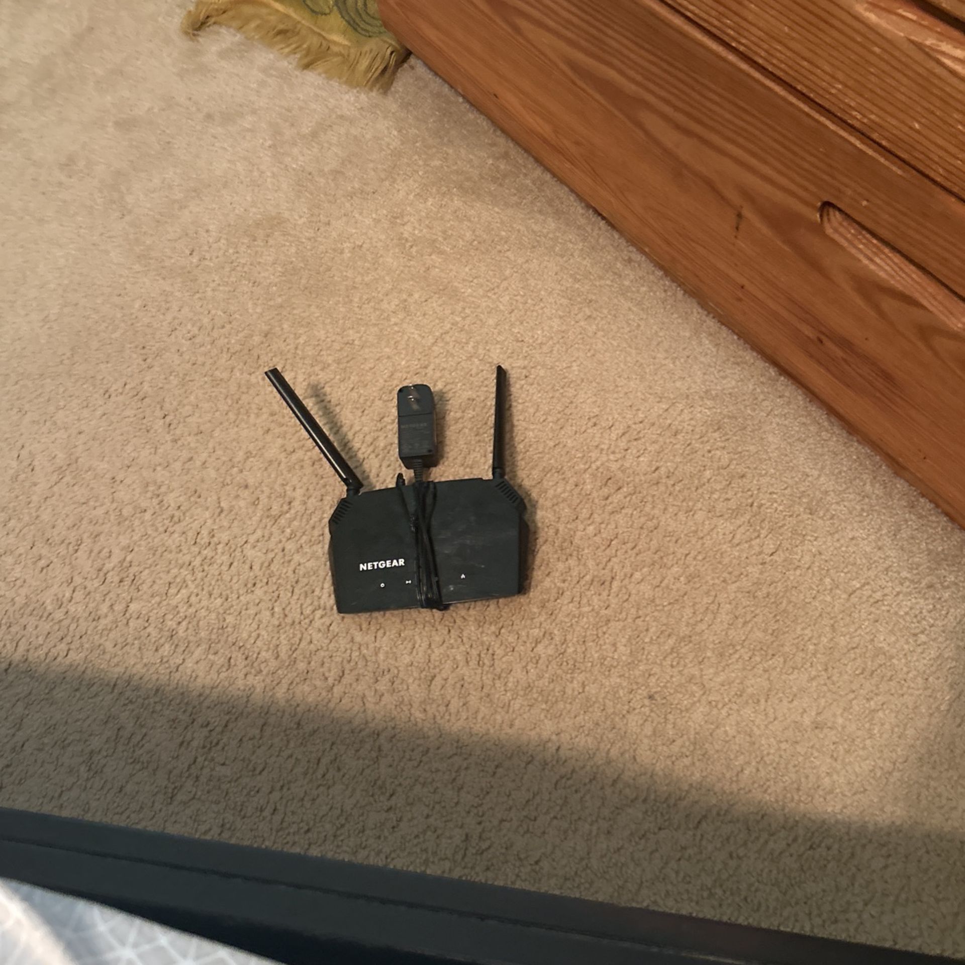 NETGEAR - AC1000 WiFi Router, 1Gbps (R6080)