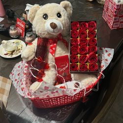 Valentine’s Day Gift Basket 💕💕💕