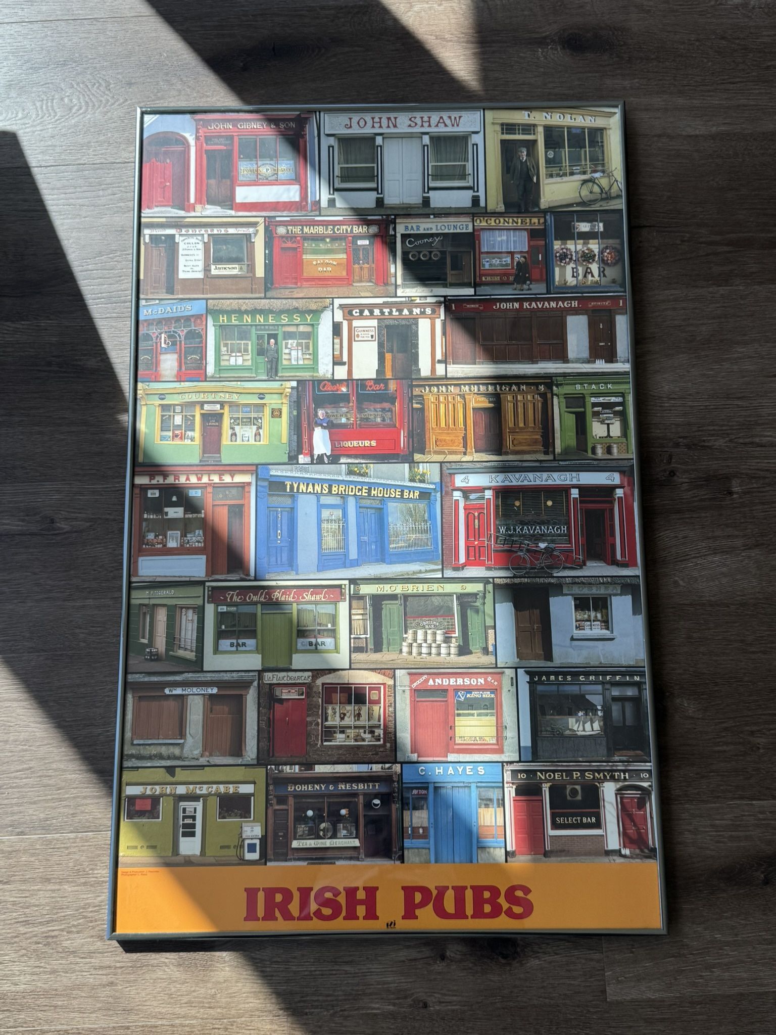 Souvenir Poster Irish Pubs 31 Different Pub Fronts From Ireland - Framed Reyonlds