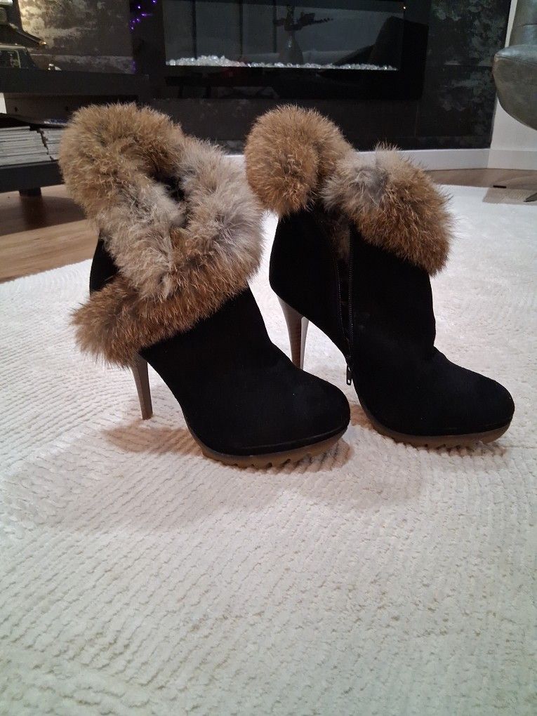 Size 8 Vegan Suede / Real Fur Booties