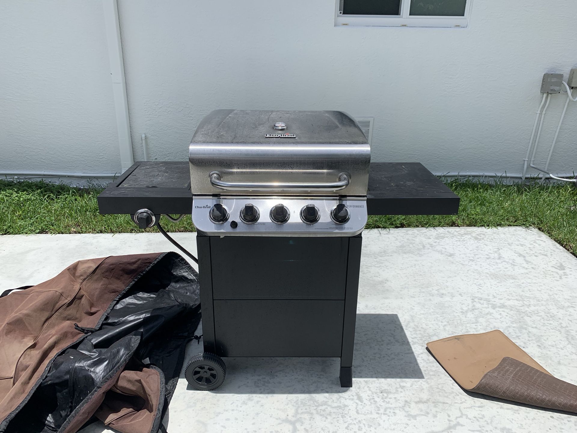 Charbroil 5 burner gas BBQ Grill with cover.