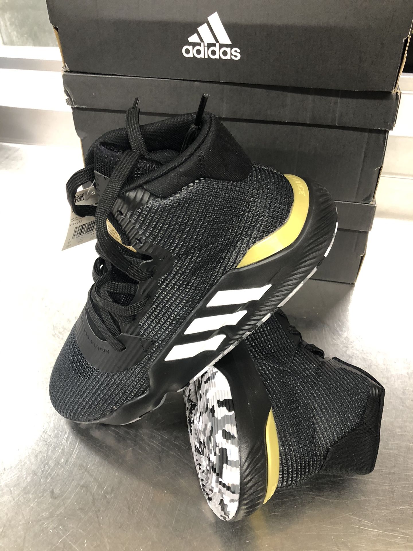 NEW 120$ ADIDAS PRO BOUNCE BASKETBALL 🏀 SHOES SIZES~8.5/10.5 MENS