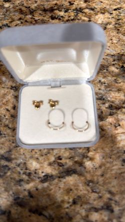 14K Child’s gold earrings