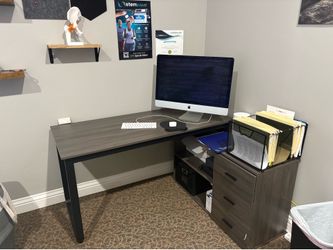 Corner desk