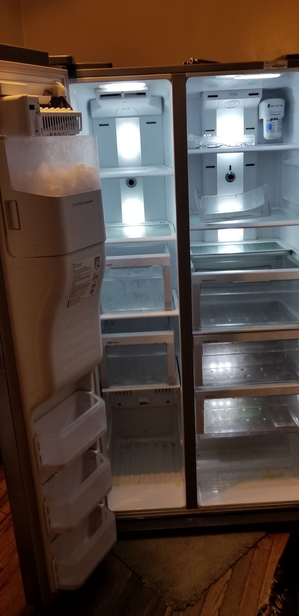 SAMSUNG SIDEBYSIDE REFRIGERATOR