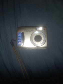 Olympus FE-115 Compact Digital Camera