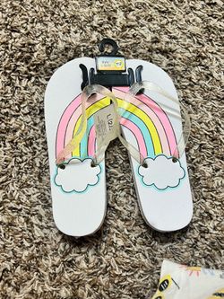 Girl’s rainbow flip flop sandals. New! Size 2/3