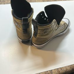 CONVERSE CHUCK TAYLORS  HIGH TOP CANVAS